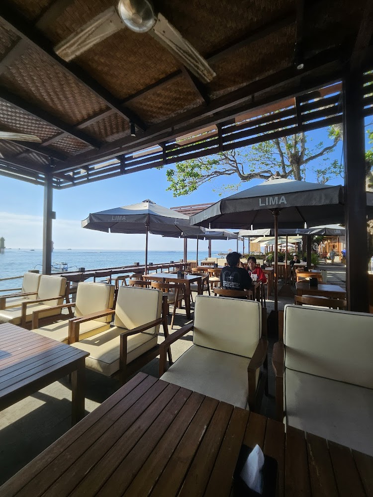 Lima Cafe Sanur